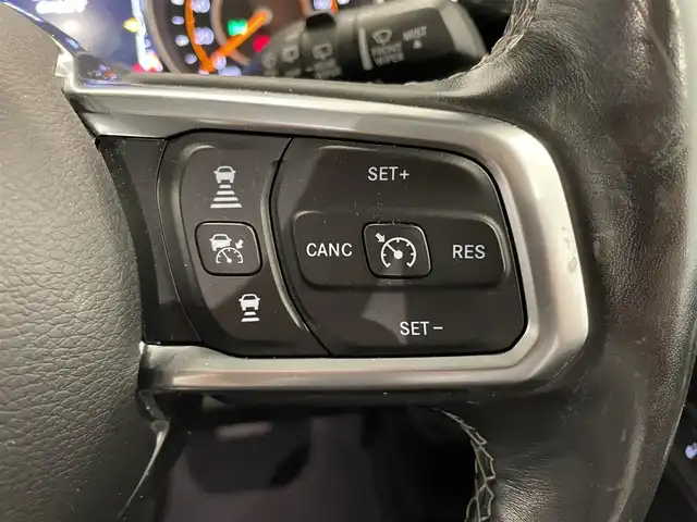 クライスラー・ジープ ジープ ラングラー アンリミテッド サハラ 熊本県 2019(令1)年 3.4万km ガンＭ ・スマートキー/・プッシュスタート/・自動緊急ブレーキ/・パークセンス/・レーンセンス/・ブラインドスポットモニター/・ヒルスタートアシスト/・黒革シート/・前席シートヒーター /・ハンドルヒーター /・純正メモリナビ/　【Bluetooth・USB・AUX・AppleCarPlay】/・ALPINEサウンドシステム/・フルセグTV/・バックカメラ＆フロントカメラ/・ETC2.0/・ドライブレコーダー(前方録画)/・LEDヘッドランプ/・LEDフォグランプ/・純正ラバーマット/・保証書/取説