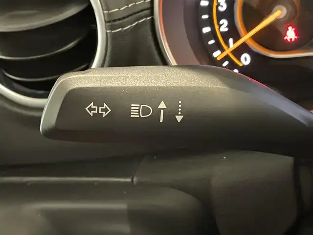 クライスラー・ジープ ジープ ラングラー アンリミテッド サハラ 熊本県 2019(令1)年 3.4万km ガンＭ ・スマートキー/・プッシュスタート/・自動緊急ブレーキ/・パークセンス/・レーンセンス/・ブラインドスポットモニター/・ヒルスタートアシスト/・黒革シート/・前席シートヒーター /・ハンドルヒーター /・純正メモリナビ/　【Bluetooth・USB・AUX・AppleCarPlay】/・ALPINEサウンドシステム/・フルセグTV/・バックカメラ＆フロントカメラ/・ETC2.0/・ドライブレコーダー(前方録画)/・LEDヘッドランプ/・LEDフォグランプ/・純正ラバーマット/・保証書/取説
