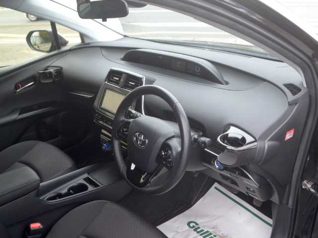 トヨタ プリウス S 宮城県 2020(令2)年 3.4万km アティチュードブラックマイカ /ワンオーナー/4WD/純正SDナビ/バックカメラ/プリクラッシュセーフティ/レーンディパーチャーアラート/クリアランスソナー/レーダークルーズコントロール/ビルトインETC/前後ドライブレコーダー/スマートキー/アイドリングストップ/フロアマット/ドアバイザー/