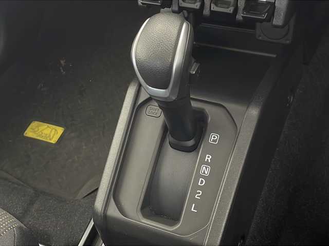 スズキ ジムニー シエラ JL 千葉県 2022(令4)年 2.7万km シフォンアイボリーM 社外ナビ/フルセグTV/Bluetooth/CD/DVD/純正前後ドライブレコーダー/シートヒーター/ルーフキャリア/ダウンヒルアシストコントロール/センターデフロック/衝突被害軽減システム/LEDヘッドライト/夏タイヤ＋アルミホイール積み込み