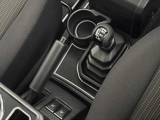 スズキ ジムニー シエラ JL 千葉県 2022(令4)年 2.7万km シフォンアイボリーM 社外ナビ/フルセグTV/Bluetooth/CD/DVD/純正前後ドライブレコーダー/シートヒーター/ルーフキャリア/ダウンヒルアシストコントロール/センターデフロック/衝突被害軽減システム/LEDヘッドライト/夏タイヤ＋アルミホイール積み込み