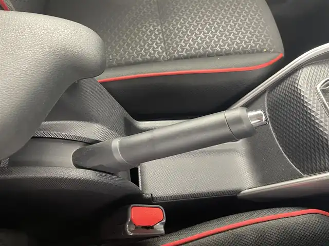 トヨタ ライズ Z 埼玉県 2020(令2)年 3.5万km ナチュラルベージュマイカM 純正ナビ（Bluetooth/DVD/AM/FM）/フルセグTV/バックカメラ/レーダークルーズコントロール/横滑り防止装置/レーンキープアシスト/盗難防止装置/プリクラッシュセーフティ/前後コーナーセンサー/LEDヘッドライト/ブラインドスポットモニター/ETC/シートヒーター/純正17インチアルミホイール/スマートキー