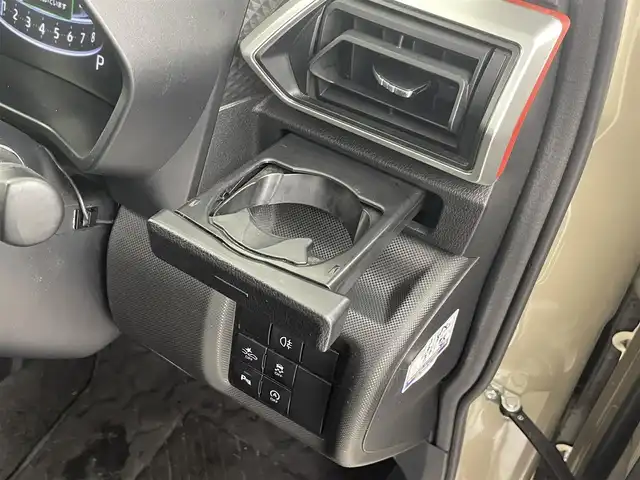 トヨタ ライズ Z 埼玉県 2020(令2)年 3.5万km ナチュラルベージュマイカM 純正ナビ（Bluetooth/DVD/AM/FM）/フルセグTV/バックカメラ/レーダークルーズコントロール/横滑り防止装置/レーンキープアシスト/盗難防止装置/プリクラッシュセーフティ/前後コーナーセンサー/LEDヘッドライト/ブラインドスポットモニター/ETC/シートヒーター/純正17インチアルミホイール/スマートキー