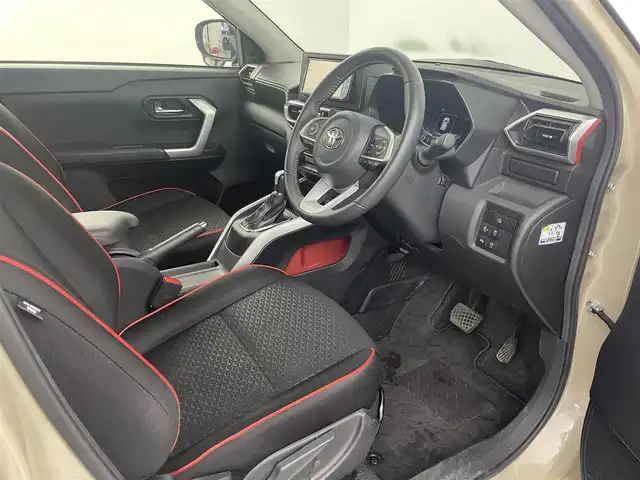 トヨタ ライズ Z 埼玉県 2020(令2)年 3.5万km ナチュラルベージュマイカM 純正ナビ（Bluetooth/DVD/AM/FM）/フルセグTV/バックカメラ/レーダークルーズコントロール/横滑り防止装置/レーンキープアシスト/盗難防止装置/プリクラッシュセーフティ/前後コーナーセンサー/LEDヘッドライト/ブラインドスポットモニター/ETC/シートヒーター/純正17インチアルミホイール/スマートキー