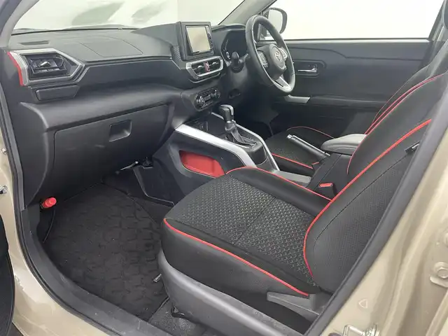 トヨタ ライズ Z 埼玉県 2020(令2)年 3.5万km ナチュラルベージュマイカM 純正ナビ（Bluetooth/DVD/AM/FM）/フルセグTV/バックカメラ/レーダークルーズコントロール/横滑り防止装置/レーンキープアシスト/盗難防止装置/プリクラッシュセーフティ/前後コーナーセンサー/LEDヘッドライト/ブラインドスポットモニター/ETC/シートヒーター/純正17インチアルミホイール/スマートキー