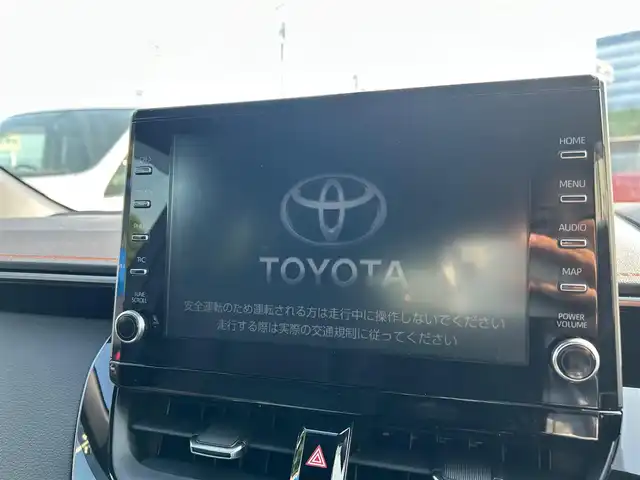 トヨタ カローラツーリング ハイブリッド ダブルバイビー 大阪府 2022(令4)年 0.7万km ブラックマイカ 純正ナビ /バックカメラ /フルセグTV/ETC/BT/USB /前席シートヒーター /ハーフレザー /追従走行有りクルーズコントロール /LED /純正17インチアルミホイール /BSM/衝突軽減システム /オートマチックハイビーム /プッシュスタート