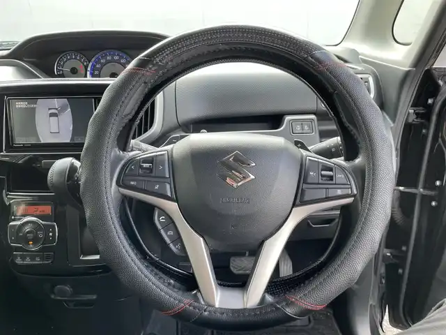 スズキ ソリオ バンディット HV MV 埼玉県 2018(平30)年 10.3万km スーパーブラックパール (株)IDOMが運営する【じしゃロン鳩ヶ谷店】の自社ローン専用車両になりますこちらは現金またはオートローンご利用時の価格です。自社ローンご希望の方は別途その旨お申付け下さい/登録時102740km/両側パワースライドドア/ストラーダSDナビ（CN-RZ746W）/　AM/FM/CD/DVD/MSV/BT/フルセグTV/全方位モニター/ETC/衝突被害軽減システム/レーンキープアシスト/オートクルーズコントロール/横滑り防止機能/プッシュスタート/スマートキー/パドルシフト/D席シートヒーター/LEDヘッドライト/純正15インチAW/電動格納機能付きウインカーミラー/ドアバイザー/純正フロアマット
