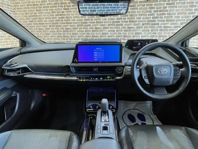 トヨタ プリウス Z 岩手県 2023(令5)年 4.9万km アティチュードブラックマイカ ４WD/寒冷地仕様/GRフロントスポイラー・テールゲートスポイラー/GRスポーツサイドバイザー/GRカーボンナンバーフレーム/モデリスタイルミライティングキット/トヨタチームメイト　アドバンストパーク/パノラミックビューモニター/パノラマルーフ/ITSConnect/置くだけ充電/トヨタセーフティセンス/プリクラッシュセーフティ/レーダークルーズコントロール/レーントレーシングアシスト/レーンチェンジアシスト/オートマチックハイビーム/プロアクティブドライビングアシスト/ロードサインアシスト/安心降車サポート/クリアランスソナー/パーキングサポートブレーキ/パワーバックドア/デジタルインナーミラー/パワーシート/シートヒーター/シートベンチレーション/ステアリングヒーター/置くだけ充電/AC100V1500Wアクセサリーコンセント/12.3型ナビ/ETC2.0/純正ドライブレコーダー