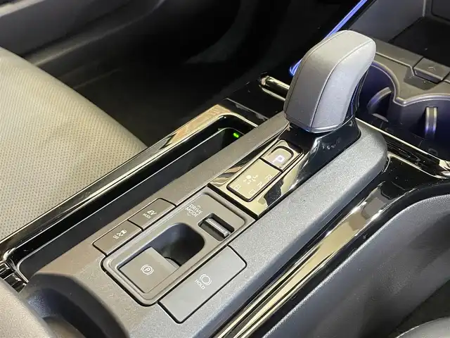 トヨタ プリウス Z 岩手県 2023(令5)年 4.9万km アティチュードブラックマイカ ４WD/寒冷地仕様/GRフロントスポイラー・テールゲートスポイラー/GRスポーツサイドバイザー/GRカーボンナンバーフレーム/モデリスタイルミライティングキット/トヨタチームメイト　アドバンストパーク/パノラミックビューモニター/パノラマルーフ/ITSConnect/置くだけ充電/トヨタセーフティセンス/プリクラッシュセーフティ/レーダークルーズコントロール/レーントレーシングアシスト/レーンチェンジアシスト/オートマチックハイビーム/プロアクティブドライビングアシスト/ロードサインアシスト/安心降車サポート/クリアランスソナー/パーキングサポートブレーキ/パワーバックドア/デジタルインナーミラー/パワーシート/シートヒーター/シートベンチレーション/ステアリングヒーター/置くだけ充電/AC100V1500Wアクセサリーコンセント/12.3型ナビ/ETC2.0/純正ドライブレコーダー