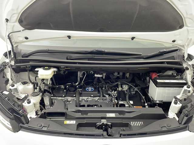 トヨタ ヴォクシー ハイブリッド S－Z 千葉県 2022(令4)年 4.1万km ホワイトパールクリスタルシャイン トヨタセーフティセンス/・プリクラッシュセーフティ/・レーンディパーチャーアラート/・ブラインドスポットモニター/・ロードサインアシスト/・オートハイビーム/ナビ付ディスプレイオーディオ/・CD Bluetooth HDMI USB フルセグ/バックカメラ/両側パワースライドドア/パワーバックドア/レーダークルーズコントロール/ハーフレザーシート/前席シートヒーター/純正17インチアルミホイール/デジタルインナーミラー/革巻きステアリング/ステアリングスイッチ/プッシュスタート/スマートキー×2/ビルトインETC2.0