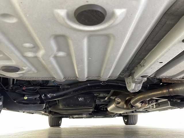 トヨタ ヴォクシー ハイブリッド S－Z 千葉県 2022(令4)年 4.1万km ホワイトパールクリスタルシャイン トヨタセーフティセンス/・プリクラッシュセーフティ/・レーンディパーチャーアラート/・ブラインドスポットモニター/・ロードサインアシスト/・オートハイビーム/ナビ付ディスプレイオーディオ/・CD Bluetooth HDMI USB フルセグ/バックカメラ/両側パワースライドドア/パワーバックドア/レーダークルーズコントロール/ハーフレザーシート/前席シートヒーター/純正17インチアルミホイール/デジタルインナーミラー/革巻きステアリング/ステアリングスイッチ/プッシュスタート/スマートキー×2/ビルトインETC2.0