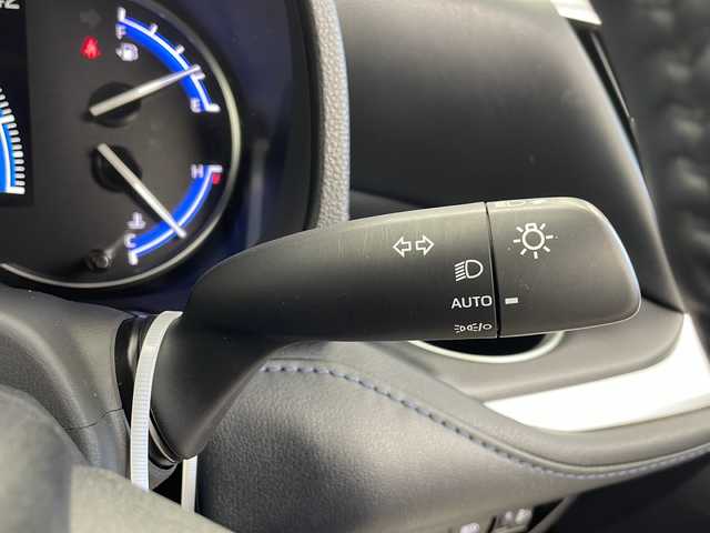 トヨタ ヴォクシー ハイブリッド S－Z 千葉県 2022(令4)年 4.1万km ホワイトパールクリスタルシャイン トヨタセーフティセンス/・プリクラッシュセーフティ/・レーンディパーチャーアラート/・ブラインドスポットモニター/・ロードサインアシスト/・オートハイビーム/ナビ付ディスプレイオーディオ/・CD Bluetooth HDMI USB フルセグ/バックカメラ/両側パワースライドドア/パワーバックドア/レーダークルーズコントロール/ハーフレザーシート/前席シートヒーター/純正17インチアルミホイール/デジタルインナーミラー/革巻きステアリング/ステアリングスイッチ/プッシュスタート/スマートキー×2/ビルトインETC2.0