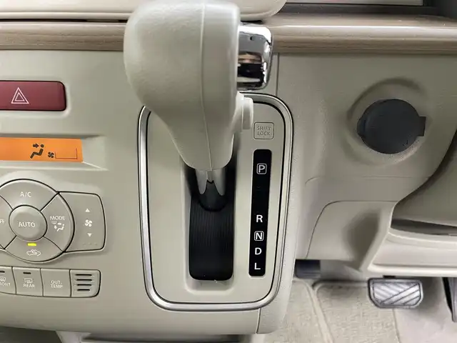 スズキ ラパン X 大分県 2015(平27)年 5.1万km フレンチミントパールメタリック 純正メモリナビ/ETC/全方位カメラ/フルセグテレビ/アイドリングストップ/プッシュスタート/純正フロアマット/純正14インチアルミホイール/運転席シートヒーター/横滑り防止装置/盗難防止装置/衝突被害軽減システム/オートライト/AAC/運転席＋助手席エアバッグ/AM/FM/本革巻きステアリング