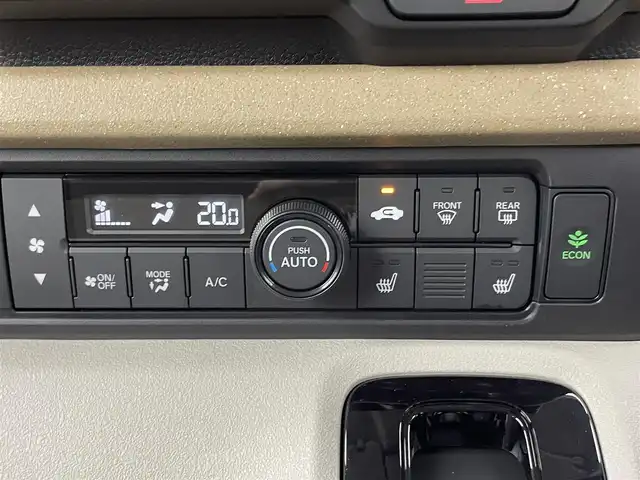 ホンダ Ｎ ＢＯＸ 千葉県 2024(令6)年 0.2万km クリスタルブラックパール Honda SENSING/・衝突軽減ブレーキ（CMBS）/・先行車発進お知らせ機能/・歩行者事故低減ステアリング/・路外逸脱抑制機能/・標識認識機能/・渋滞追従機能付アダプティブクルーズコントロール（ACC）/・車線維持支援システム（LKAS）/・誤発進抑制機能/・後方誤発進抑制機能/・近距離衝突軽減ブレーキ/・急アクセル抑制機能/・パーキングセンサーシステム/・オートハイビーム/純正9インチメモリーナビ/・Bluetooth接続/・フルセグTV/・CD/DVD再生/・バックカメラ/片側パワースライドドア/LEDヘッドライト/純正フロアマット/ETC