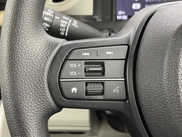 ホンダ Ｎ ＢＯＸ 千葉県 2024(令6)年 0.2万km クリスタルブラックパール Honda SENSING/・衝突軽減ブレーキ（CMBS）/・先行車発進お知らせ機能/・歩行者事故低減ステアリング/・路外逸脱抑制機能/・標識認識機能/・渋滞追従機能付アダプティブクルーズコントロール（ACC）/・車線維持支援システム（LKAS）/・誤発進抑制機能/・後方誤発進抑制機能/・近距離衝突軽減ブレーキ/・急アクセル抑制機能/・パーキングセンサーシステム/・オートハイビーム/純正9インチメモリーナビ/・Bluetooth接続/・フルセグTV/・CD/DVD再生/・バックカメラ/片側パワースライドドア/LEDヘッドライト/純正フロアマット/ETC