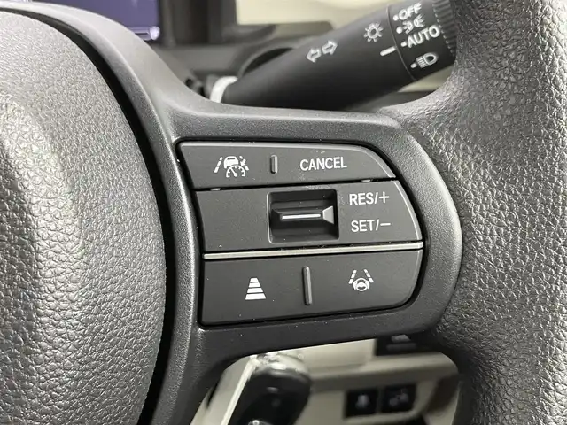 ホンダ Ｎ ＢＯＸ 千葉県 2024(令6)年 0.2万km クリスタルブラックパール Honda SENSING/・衝突軽減ブレーキ（CMBS）/・先行車発進お知らせ機能/・歩行者事故低減ステアリング/・路外逸脱抑制機能/・標識認識機能/・渋滞追従機能付アダプティブクルーズコントロール（ACC）/・車線維持支援システム（LKAS）/・誤発進抑制機能/・後方誤発進抑制機能/・近距離衝突軽減ブレーキ/・急アクセル抑制機能/・パーキングセンサーシステム/・オートハイビーム/純正9インチメモリーナビ/・Bluetooth接続/・フルセグTV/・CD/DVD再生/・バックカメラ/片側パワースライドドア/LEDヘッドライト/純正フロアマット/ETC