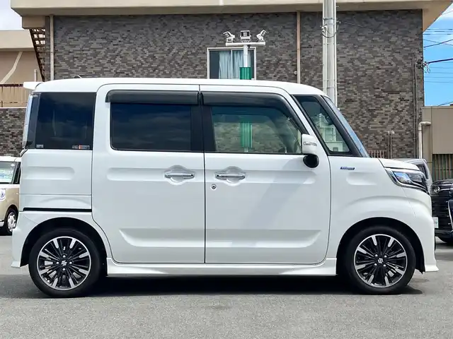 スズキ スペーシア カスタム HYBRID XS ターボ 静岡県 2020(令2)年 5万km ピュアホワイトP エンジンスタートボタン/保証書/取扱説明書/ワンオーナー/パワーステアリング/パワーウィンドウ/パドルシフト/アイドリングストップ/ターボ/スマートキー/オートエアコン/スペアキー/クルーズコントロール（追従あり）/USB入力端子/ETC/SDナビ（CD/DVD/BT/フルセグ）/ドライブレコーダー前後/ベンチシート/フロアマット/D席シートヒーター/両側パワースライドドア/純正アルミホイール/ABS/横滑り防止装置/コーナーセンサー/レーンキープアシスト/盗難防止装置/オートライト/オートマチックハイビーム/LEDヘッドライト/W+サイドエアバック/衝突軽減システム