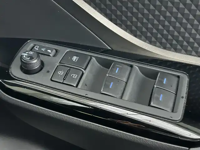 トヨタ Ｃ－ＨＲ G モード ネロセーフティプラスⅢ 兵庫県 2023(令5)年 4.8万km プラチナホワイトパールマイカ ワンオーナー/バックカメラ（全方位/バック）/ETC/コーナーセンサー/自動防眩式ルームミラー/前後ドライブレコーダー/レザーシート（ハーフレザー）/LEDライト/オートライト/オートハイビーム/フォグランプ/純正フロアマット/取扱説明書・保証書
