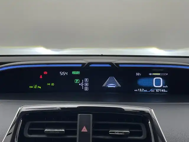 トヨタ プリウス A ツーリングセレクション 愛知県 2016(平28)年 6.8万km アティチュードブラックマイカ 純正９型ナビ　アドバンストパーク　ＨＵＤ　黒革　ＢＳＭ　追従クルコン　セーフティセンス　ミラー型前後ドラレコ　フルセグ　ＤＶＤ　バックカメラ　ＥＴＣ2.0　シートヒーター　衝突軽減　ＬＥＤライト　禁煙/コーナーセンサー　純正マット　車線逸脱　スマートキー　プッシュスタート　純正１７インチAW
