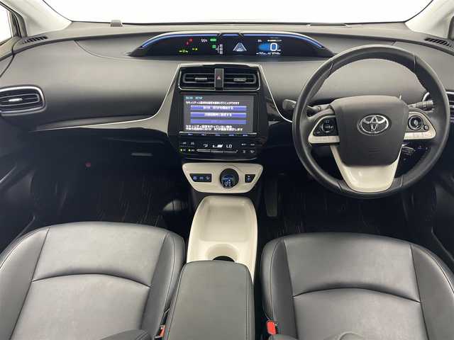 トヨタ プリウス A ツーリングセレクション 愛知県 2016(平28)年 6.8万km アティチュードブラックマイカ 純正９型ナビ　アドバンストパーク　ＨＵＤ　黒革　ＢＳＭ　追従クルコン　セーフティセンス　ミラー型前後ドラレコ　フルセグ　ＤＶＤ　バックカメラ　ＥＴＣ2.0　シートヒーター　衝突軽減　ＬＥＤライト　禁煙/コーナーセンサー　純正マット　車線逸脱　スマートキー　プッシュスタート　純正１７インチAW