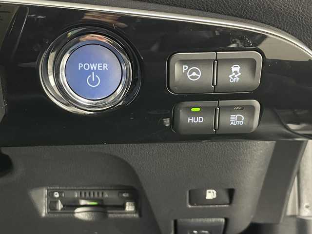 トヨタ プリウス A ツーリングセレクション 愛知県 2016(平28)年 6.8万km アティチュードブラックマイカ 純正９型ナビ　アドバンストパーク　ＨＵＤ　黒革　ＢＳＭ　追従クルコン　セーフティセンス　ミラー型前後ドラレコ　フルセグ　ＤＶＤ　バックカメラ　ＥＴＣ2.0　シートヒーター　衝突軽減　ＬＥＤライト　禁煙/コーナーセンサー　純正マット　車線逸脱　スマートキー　プッシュスタート　純正１７インチAW