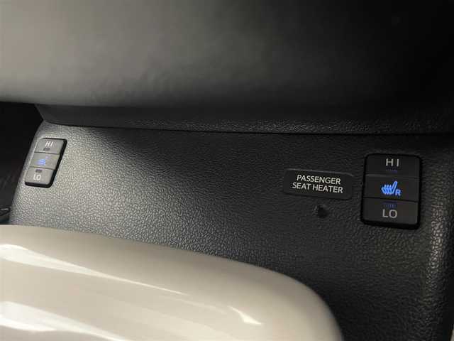 トヨタ プリウス A ツーリングセレクション 愛知県 2016(平28)年 6.8万km アティチュードブラックマイカ 純正９型ナビ　アドバンストパーク　ＨＵＤ　黒革　ＢＳＭ　追従クルコン　セーフティセンス　ミラー型前後ドラレコ　フルセグ　ＤＶＤ　バックカメラ　ＥＴＣ2.0　シートヒーター　衝突軽減　ＬＥＤライト　禁煙/コーナーセンサー　純正マット　車線逸脱　スマートキー　プッシュスタート　純正１７インチAW