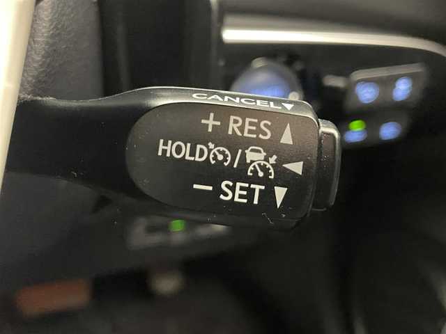 トヨタ プリウス A ツーリングセレクション 愛知県 2016(平28)年 6.8万km アティチュードブラックマイカ 純正９型ナビ　アドバンストパーク　ＨＵＤ　黒革　ＢＳＭ　追従クルコン　セーフティセンス　ミラー型前後ドラレコ　フルセグ　ＤＶＤ　バックカメラ　ＥＴＣ2.0　シートヒーター　衝突軽減　ＬＥＤライト　禁煙/コーナーセンサー　純正マット　車線逸脱　スマートキー　プッシュスタート　純正１７インチAW