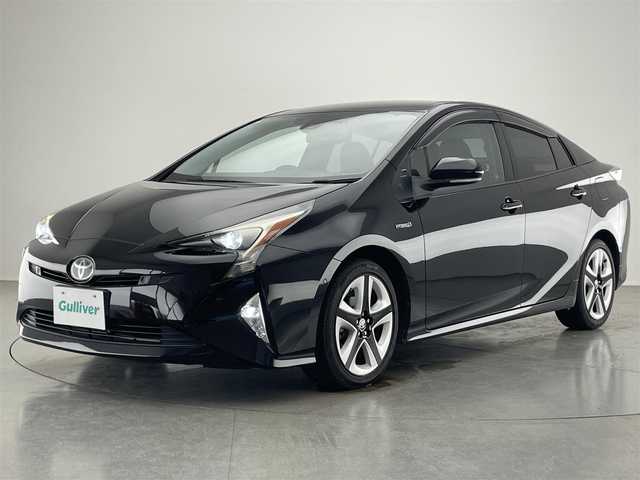 トヨタ プリウス A ツーリングセレクション 愛知県 2016(平28)年 6.8万km アティチュードブラックマイカ 純正９型ナビ　アドバンストパーク　ＨＵＤ　黒革　ＢＳＭ　追従クルコン　セーフティセンス　ミラー型前後ドラレコ　フルセグ　ＤＶＤ　バックカメラ　ＥＴＣ2.0　シートヒーター　衝突軽減　ＬＥＤライト　禁煙/コーナーセンサー　純正マット　車線逸脱　スマートキー　プッシュスタート　純正１７インチAW