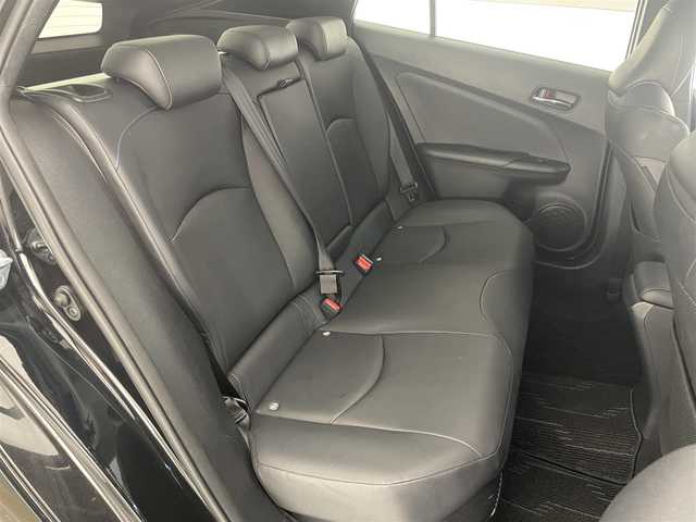 トヨタ プリウス A ツーリングセレクション 愛知県 2016(平28)年 6.8万km アティチュードブラックマイカ 純正９型ナビ　アドバンストパーク　ＨＵＤ　黒革　ＢＳＭ　追従クルコン　セーフティセンス　ミラー型前後ドラレコ　フルセグ　ＤＶＤ　バックカメラ　ＥＴＣ2.0　シートヒーター　衝突軽減　ＬＥＤライト　禁煙/コーナーセンサー　純正マット　車線逸脱　スマートキー　プッシュスタート　純正１７インチAW