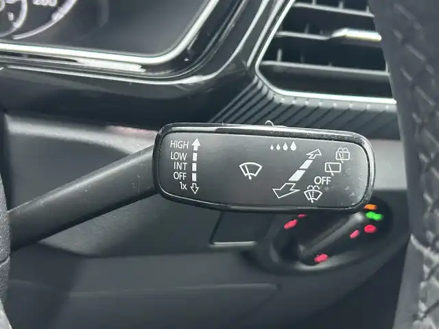 フォルクスワーゲン Ｔ－クロス TSI 1stプラス 埼玉県 2020(令2)年 4.5万km オレンジ 純正ナビ（Ｂｌｕｅｔｏｏｔｈ、ＣＤ、ＤＶＤ、フルセグＴＶ）/バックカメラ/ＥＴＣ2.0/追従走行有クルコン/スペアキー/ターボ/スマートキー/パーキングアシスト/ハーフレザーシート/純正アルミ/ＬＥＤヘッド/プッシュスタート/保証書/アイドリングストップ/オートエアコン/純正フロアマット/前後コーナーセンサー/横滑り防止装置/オートライト/ダブル＋サイドエアバッグ/USB入力端子