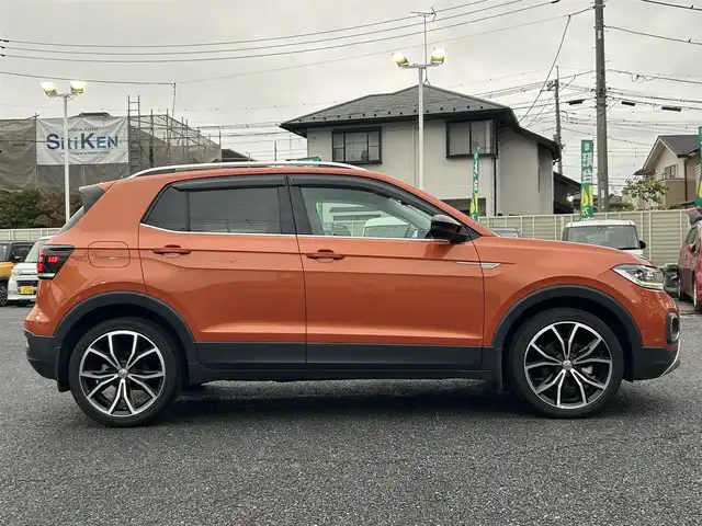 フォルクスワーゲン Ｔ－クロス TSI 1stプラス 埼玉県 2020(令2)年 4.5万km オレンジ 純正ナビ（Ｂｌｕｅｔｏｏｔｈ、ＣＤ、ＤＶＤ、フルセグＴＶ）/バックカメラ/ＥＴＣ2.0/追従走行有クルコン/スペアキー/ターボ/スマートキー/パーキングアシスト/ハーフレザーシート/純正アルミ/ＬＥＤヘッド/プッシュスタート/保証書/アイドリングストップ/オートエアコン/純正フロアマット/前後コーナーセンサー/横滑り防止装置/オートライト/ダブル＋サイドエアバッグ/USB入力端子