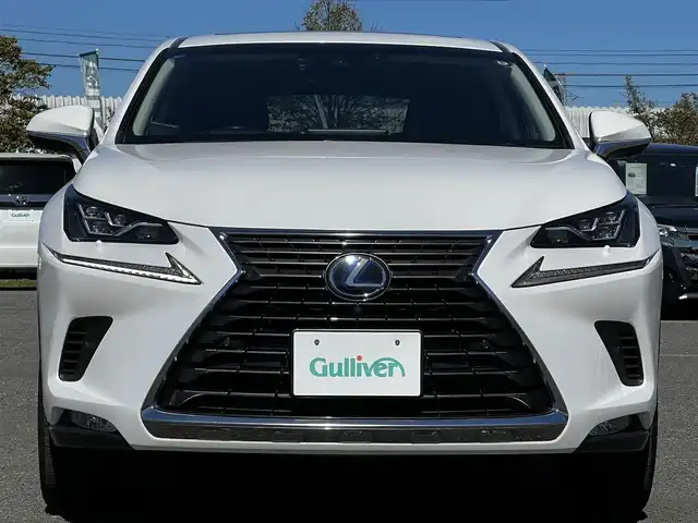 レクサス ＮＸ 300h バージョンL 道央・札幌 2017(平29)年 7万km ソニッククォーツ ４WD/寒冷地仕様/サンルーフ/純正メーカーナビ/CD/DVD/BT/フルセグ/プリクラッシュセーフティ/横滑り防止装置/レーダークルーズコントロール/レーンキープアシスト/クリアランスソナー/ブラインドスポットモニター/パノラミックビューモニター/ビルトインETC/ドライブレコーダー/自動防眩ミラー/EVMODE/DRIVEMODE切替/パワーバックドア/全席パワーシート/D席メモリーシート/全席シートヒーター/前席エアシート/レザーシート/革巻きステアリング/パドルシフト/ハンドルヒーター/AC100V/電動パーキング/ブレーキホールド/MTモード付AT/プッシュスタート/スマートキー/３眼LEDヘッドライト/オートライト/オートハイビーム/フォグランプ/電動格納ミラー/ヒーテッドドアミラー/ウィンカーミラー/純正フロアマット/ドアバイザー