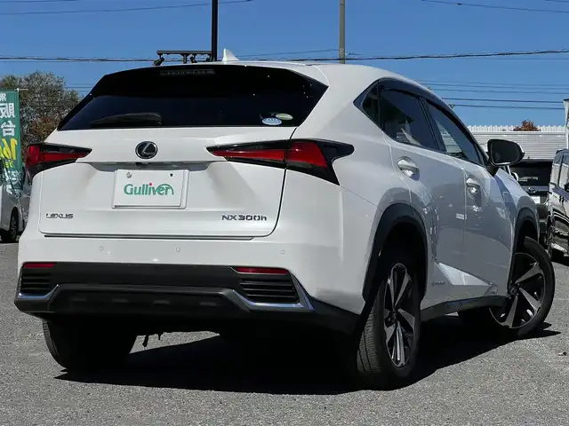 レクサス ＮＸ 300h バージョンL 道央・札幌 2017(平29)年 7万km ソニッククォーツ ４WD/寒冷地仕様/サンルーフ/純正メーカーナビ/CD/DVD/BT/フルセグ/プリクラッシュセーフティ/横滑り防止装置/レーダークルーズコントロール/レーンキープアシスト/クリアランスソナー/ブラインドスポットモニター/パノラミックビューモニター/ビルトインETC/ドライブレコーダー/自動防眩ミラー/EVMODE/DRIVEMODE切替/パワーバックドア/全席パワーシート/D席メモリーシート/全席シートヒーター/前席エアシート/レザーシート/革巻きステアリング/パドルシフト/ハンドルヒーター/AC100V/電動パーキング/ブレーキホールド/MTモード付AT/プッシュスタート/スマートキー/３眼LEDヘッドライト/オートライト/オートハイビーム/フォグランプ/電動格納ミラー/ヒーテッドドアミラー/ウィンカーミラー/純正フロアマット/ドアバイザー