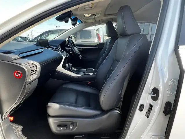 レクサス ＮＸ 300h バージョンL 道央・札幌 2017(平29)年 7万km ソニッククォーツ ４WD/寒冷地仕様/サンルーフ/純正メーカーナビ/CD/DVD/BT/フルセグ/プリクラッシュセーフティ/横滑り防止装置/レーダークルーズコントロール/レーンキープアシスト/クリアランスソナー/ブラインドスポットモニター/パノラミックビューモニター/ビルトインETC/ドライブレコーダー/自動防眩ミラー/EVMODE/DRIVEMODE切替/パワーバックドア/全席パワーシート/D席メモリーシート/全席シートヒーター/前席エアシート/レザーシート/革巻きステアリング/パドルシフト/ハンドルヒーター/AC100V/電動パーキング/ブレーキホールド/MTモード付AT/プッシュスタート/スマートキー/３眼LEDヘッドライト/オートライト/オートハイビーム/フォグランプ/電動格納ミラー/ヒーテッドドアミラー/ウィンカーミラー/純正フロアマット/ドアバイザー