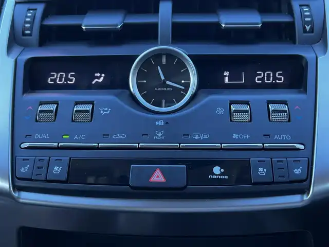レクサス ＮＸ 300h バージョンL 道央・札幌 2017(平29)年 7万km ソニッククォーツ ４WD/寒冷地仕様/サンルーフ/純正メーカーナビ/CD/DVD/BT/フルセグ/プリクラッシュセーフティ/横滑り防止装置/レーダークルーズコントロール/レーンキープアシスト/クリアランスソナー/ブラインドスポットモニター/パノラミックビューモニター/ビルトインETC/ドライブレコーダー/自動防眩ミラー/EVMODE/DRIVEMODE切替/パワーバックドア/全席パワーシート/D席メモリーシート/全席シートヒーター/前席エアシート/レザーシート/革巻きステアリング/パドルシフト/ハンドルヒーター/AC100V/電動パーキング/ブレーキホールド/MTモード付AT/プッシュスタート/スマートキー/３眼LEDヘッドライト/オートライト/オートハイビーム/フォグランプ/電動格納ミラー/ヒーテッドドアミラー/ウィンカーミラー/純正フロアマット/ドアバイザー