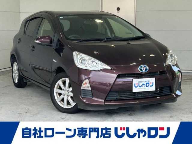 トヨタ アクア S 沖縄県 2014(平26)年 5.5万km ディープアメジストマイカメタリック (株)IDOMが運営する【じしゃロンコザ店】の自社ローン専用車両になりますこちらは現金またはオートローンご利用時の価格です。自社ローンご希望の方は別途その旨お申付け下さい/・本土仕入/・純正ナビ/・TV/・バックカメラ/・ETC/・スマートキー/・プッシュスタート/・ドライブレコーダー/・純正フロアマット/・純正アルミホイール/・オートライト