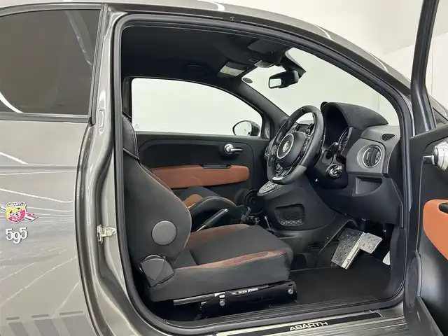 アバルト ５９５ コンペティツィオーネ 岡山県 2018(平30)年 3万km グレー 純正ディスプレイオーディオ/Bluetooth/USB/レカロシート（D）　純正シートあり/パドルシフト/アルミペダル/ETC/ステアリングスイッチ/アバルト純正17インチAW/ブレンボ製レッドキャリパー/リアディフューザー/カーボンサイドミラーカバー/PDC