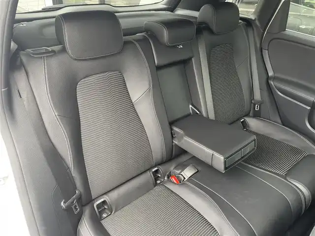 メルセデス・ベンツ Ｂ１８０ 千葉県 2019(令1)年 3.8万km ポーラホワイト ドライビングアシスタンスパッケージ/ナビゲーションコネクティビティパッケージ/アクティブブレーキアシスト/アクティブレーンキーピングアシスト/レーンチェンジアシスト/アテンションアシスト/前席パワーシート/シートヒーター/ハーフレザーシート/純正HDDナビ/地デジTV/【Bluetooth接続】/バックカメラ/ドライブレコーダー/革巻きステアリング/ステアリングスイッチ/パドルシフト/ETC（2.0）/LEDヘッドライト/フォグライト/ウインカーミラー/純正17インチアルミホイル/サイド/カーテンエアバッグ/キーレスゴー