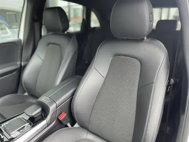 メルセデス・ベンツ Ｂ１８０ 千葉県 2019(令1)年 3.8万km ポーラホワイト ドライビングアシスタンスパッケージ/ナビゲーションコネクティビティパッケージ/アクティブブレーキアシスト/アクティブレーンキーピングアシスト/レーンチェンジアシスト/アテンションアシスト/前席パワーシート/シートヒーター/ハーフレザーシート/純正HDDナビ/地デジTV/【Bluetooth接続】/バックカメラ/ドライブレコーダー/革巻きステアリング/ステアリングスイッチ/パドルシフト/ETC（2.0）/LEDヘッドライト/フォグライト/ウインカーミラー/純正17インチアルミホイル/サイド/カーテンエアバッグ/キーレスゴー