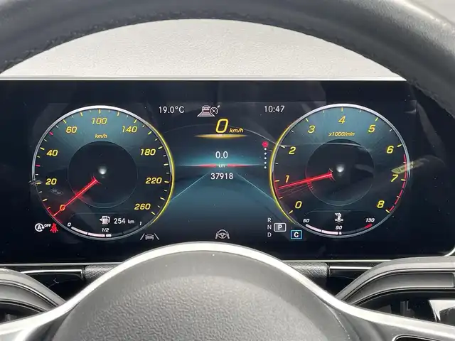 メルセデス・ベンツ Ｂ１８０ 千葉県 2019(令1)年 3.8万km ポーラホワイト ドライビングアシスタンスパッケージ/ナビゲーションコネクティビティパッケージ/アクティブブレーキアシスト/アクティブレーンキーピングアシスト/レーンチェンジアシスト/アテンションアシスト/前席パワーシート/シートヒーター/ハーフレザーシート/純正HDDナビ/地デジTV/【Bluetooth接続】/バックカメラ/ドライブレコーダー/革巻きステアリング/ステアリングスイッチ/パドルシフト/ETC（2.0）/LEDヘッドライト/フォグライト/ウインカーミラー/純正17インチアルミホイル/サイド/カーテンエアバッグ/キーレスゴー