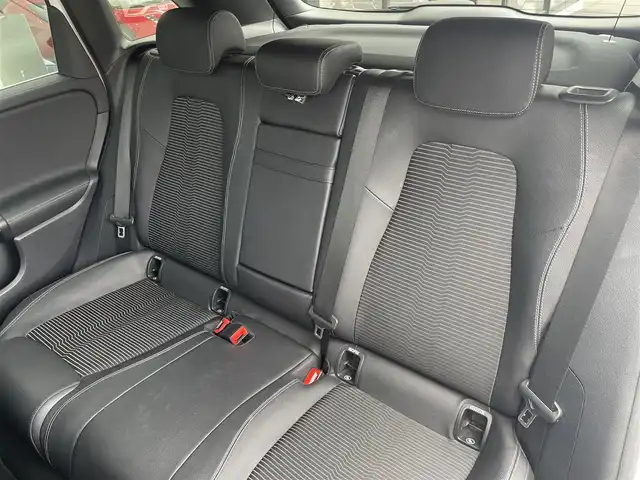 メルセデス・ベンツ Ｂ１８０ 千葉県 2019(令1)年 3.8万km ポーラホワイト ドライビングアシスタンスパッケージ/ナビゲーションコネクティビティパッケージ/アクティブブレーキアシスト/アクティブレーンキーピングアシスト/レーンチェンジアシスト/アテンションアシスト/前席パワーシート/シートヒーター/ハーフレザーシート/純正HDDナビ/地デジTV/【Bluetooth接続】/バックカメラ/ドライブレコーダー/革巻きステアリング/ステアリングスイッチ/パドルシフト/ETC（2.0）/LEDヘッドライト/フォグライト/ウインカーミラー/純正17インチアルミホイル/サイド/カーテンエアバッグ/キーレスゴー