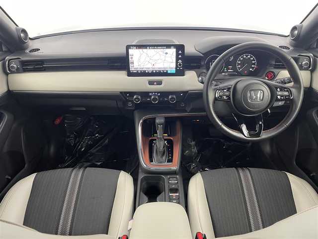 ホンダ ヴェゼル ハイブリッド e:HEV PLaY 埼玉県 2021(令3)年 4万km パール 純正８型ナビ　サンルーフ　全方位カメラ　シートヒーター　ＢＳＭ　プレミアムオーディオ　ＥＴＣ　ドラレコ　電動リアゲート　ワイヤレス充電　ハーフレザー　ホンダセンシング　ダウンヒルアシスト　禁煙