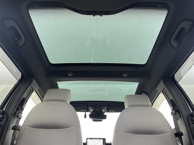 ホンダ ヴェゼル ハイブリッド e:HEV PLaY 埼玉県 2021(令3)年 4万km パール 純正８型ナビ　サンルーフ　全方位カメラ　シートヒーター　ＢＳＭ　プレミアムオーディオ　ＥＴＣ　ドラレコ　電動リアゲート　ワイヤレス充電　ハーフレザー　ホンダセンシング　ダウンヒルアシスト　禁煙