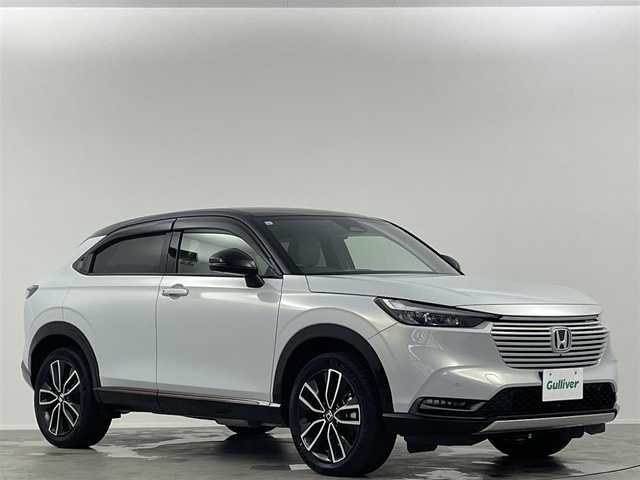 ホンダ ヴェゼル ハイブリッド e:HEV PLaY 埼玉県 2021(令3)年 4万km パール 純正８型ナビ　サンルーフ　全方位カメラ　シートヒーター　ＢＳＭ　プレミアムオーディオ　ＥＴＣ　ドラレコ　電動リアゲート　ワイヤレス充電　ハーフレザー　ホンダセンシング　ダウンヒルアシスト　禁煙