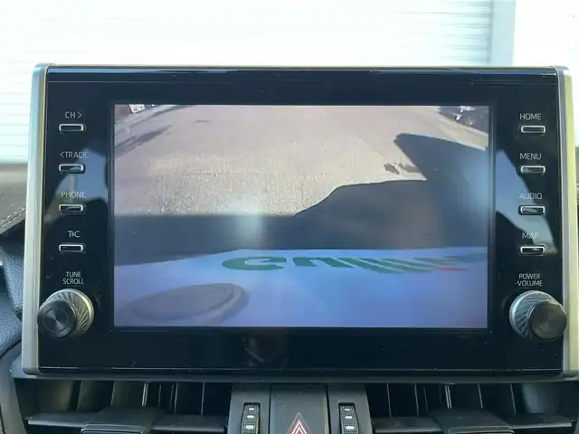 トヨタ ＲＡＶ４ アドベンチャー オフロードPKG 高知県 2021(令3)年 6.3万km アティチュードブラックマイカ 純正ディスプレイオーディオ/　Bluetooth/フルセグ/　AM/FM/Miracast/ビルトインETC/ドライブレコーダー/4WD/純正18インチアルミホイール/純正フロアマット/プッシュスタート/スマートキー/クルーズコントロール/MTモード付AT/バックカメラ/ルーフレール/オートマチックハイビーム/オートライト/ダウンヒルアシストコントロール/コーナーセンサー/LEDヘッドライト/衝突被害軽減システム/記録簿/保証書/取扱説明書/盗難防止装置