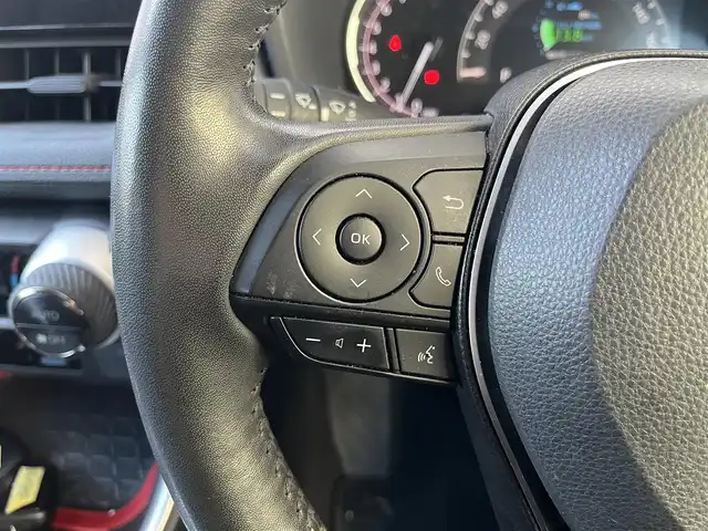 トヨタ ＲＡＶ４ アドベンチャー オフロードPKG 高知県 2021(令3)年 6.3万km アティチュードブラックマイカ 純正ディスプレイオーディオ/　Bluetooth/フルセグ/　AM/FM/Miracast/ビルトインETC/ドライブレコーダー/4WD/純正18インチアルミホイール/純正フロアマット/プッシュスタート/スマートキー/クルーズコントロール/MTモード付AT/バックカメラ/ルーフレール/オートマチックハイビーム/オートライト/ダウンヒルアシストコントロール/コーナーセンサー/LEDヘッドライト/衝突被害軽減システム/記録簿/保証書/取扱説明書/盗難防止装置