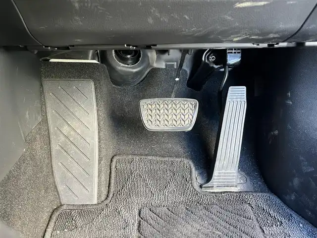 トヨタ ＲＡＶ４ アドベンチャー オフロードPKG 高知県 2021(令3)年 6.3万km アティチュードブラックマイカ 純正ディスプレイオーディオ/　Bluetooth/フルセグ/　AM/FM/Miracast/ビルトインETC/ドライブレコーダー/4WD/純正18インチアルミホイール/純正フロアマット/プッシュスタート/スマートキー/クルーズコントロール/MTモード付AT/バックカメラ/ルーフレール/オートマチックハイビーム/オートライト/ダウンヒルアシストコントロール/コーナーセンサー/LEDヘッドライト/衝突被害軽減システム/記録簿/保証書/取扱説明書/盗難防止装置