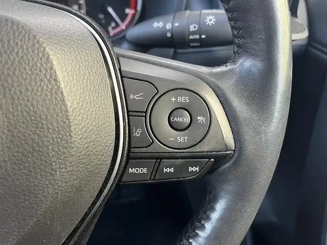 トヨタ ＲＡＶ４ アドベンチャー オフロードPKG 高知県 2021(令3)年 6.3万km アティチュードブラックマイカ 純正ディスプレイオーディオ/　Bluetooth/フルセグ/　AM/FM/Miracast/ビルトインETC/ドライブレコーダー/4WD/純正18インチアルミホイール/純正フロアマット/プッシュスタート/スマートキー/クルーズコントロール/MTモード付AT/バックカメラ/ルーフレール/オートマチックハイビーム/オートライト/ダウンヒルアシストコントロール/コーナーセンサー/LEDヘッドライト/衝突被害軽減システム/記録簿/保証書/取扱説明書/盗難防止装置