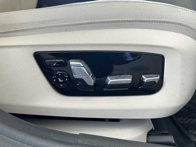 ＢＭＷ ５２３ｄ Mスポーツ 岐阜県 2017(平29)年 4.1万km サファイアブラックP /ワンオーナー//純正ナビ//フルセグTV/Bluetooth/CD/DVD//全周囲カメラ//パワーバックドア//全席シートヒーター//前席シートベンチレーター//前席パワーシート//レザーシート//レーダークルーズコントロール//レーンキープアシスト//プリクラッシュセーフティシステム//クリアランスソナー//オートマチックハイビーム//オートライト//ビルトインETC//純正19インチAW//純正フロアマット//スペアキー//冬タイヤ×4