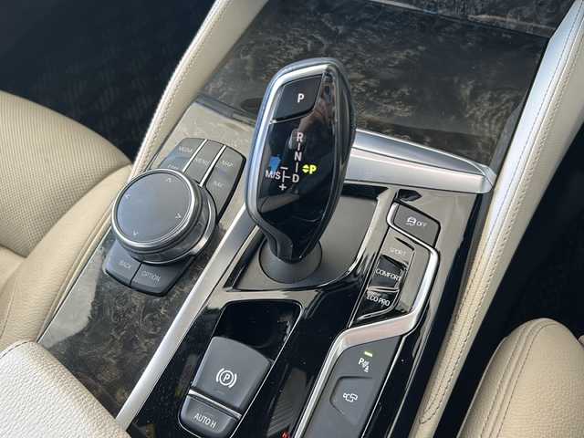 ＢＭＷ ５２３ｄ Mスポーツ 岐阜県 2017(平29)年 4.1万km サファイアブラックP /ワンオーナー//純正ナビ//フルセグTV/Bluetooth/CD/DVD//全周囲カメラ//パワーバックドア//全席シートヒーター//前席シートベンチレーター//前席パワーシート//レザーシート//レーダークルーズコントロール//レーンキープアシスト//プリクラッシュセーフティシステム//クリアランスソナー//オートマチックハイビーム//オートライト//ビルトインETC//純正19インチAW//純正フロアマット//スペアキー//冬タイヤ×4